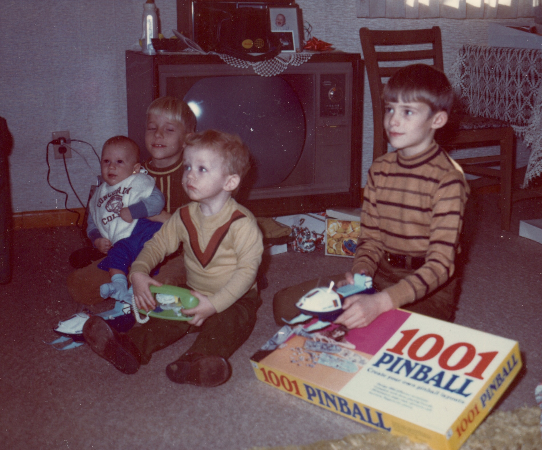 1970-12-25 Scott Christmas Travis Dan Troy Brian.jpg